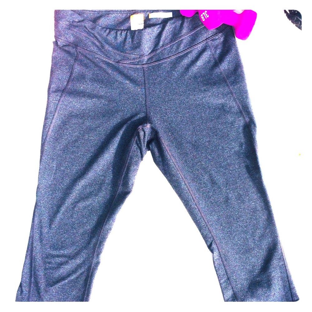Lucy Capri Yoga Pants
